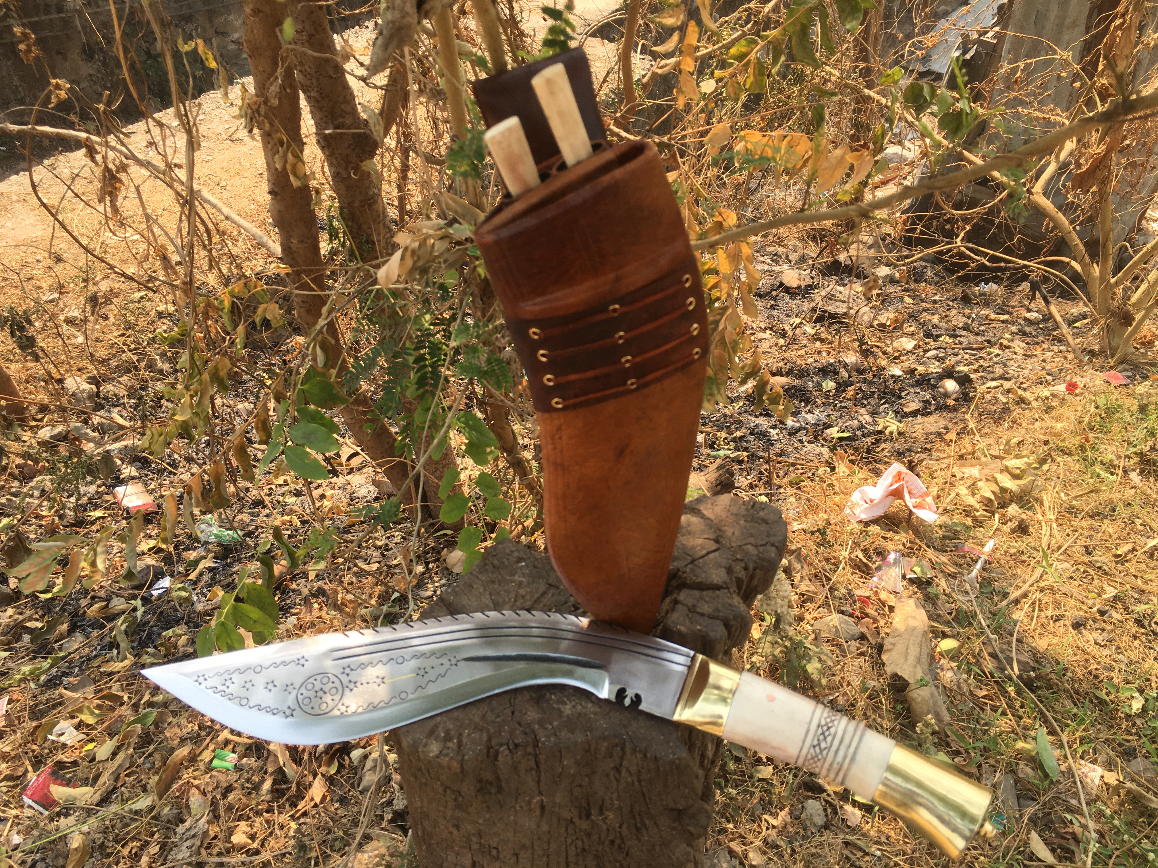 Khukuri "brass and bone handle"
