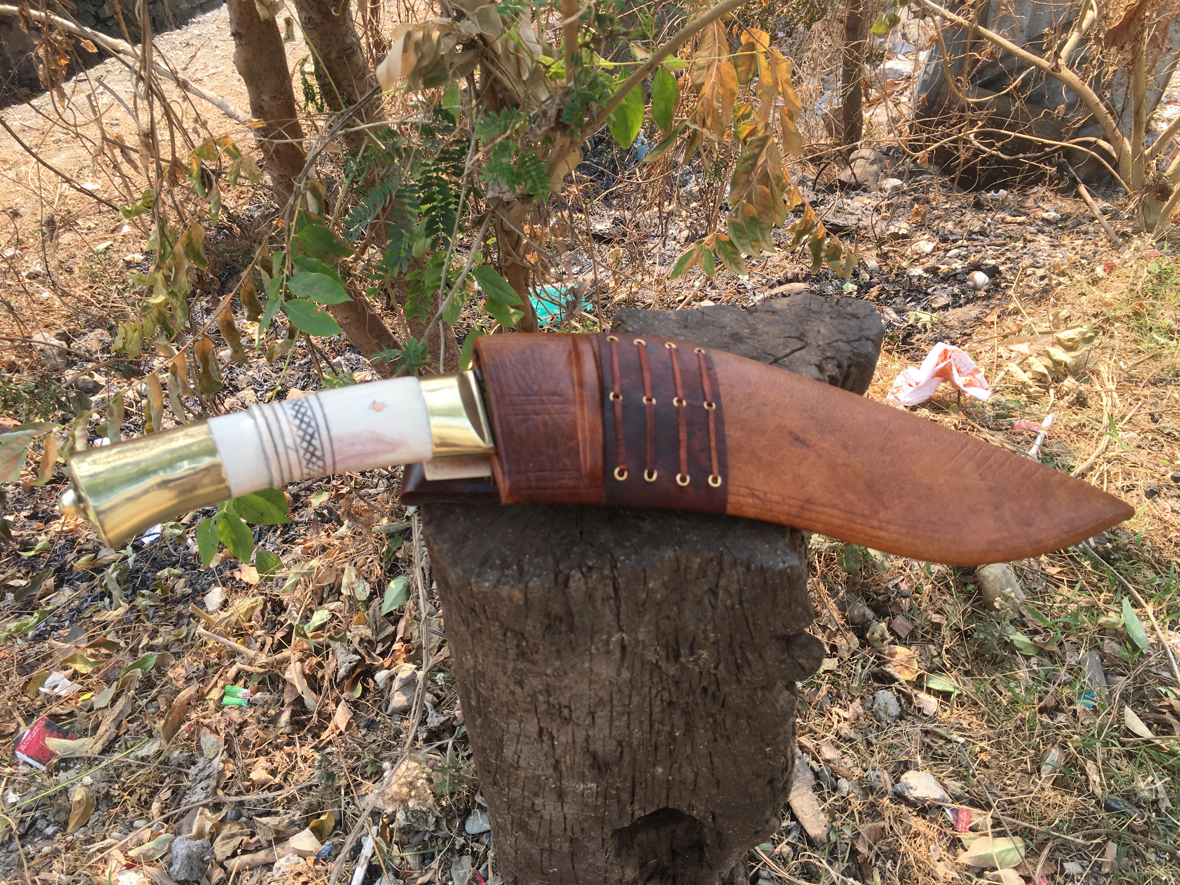 Khukuri "brass and bone handle"